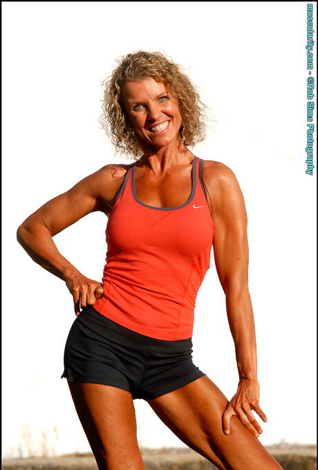 Small Tits Moms Pics