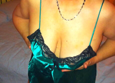 TAC Amateurs invite you to explore a xxx photos with Busty Bliss in blows on cock